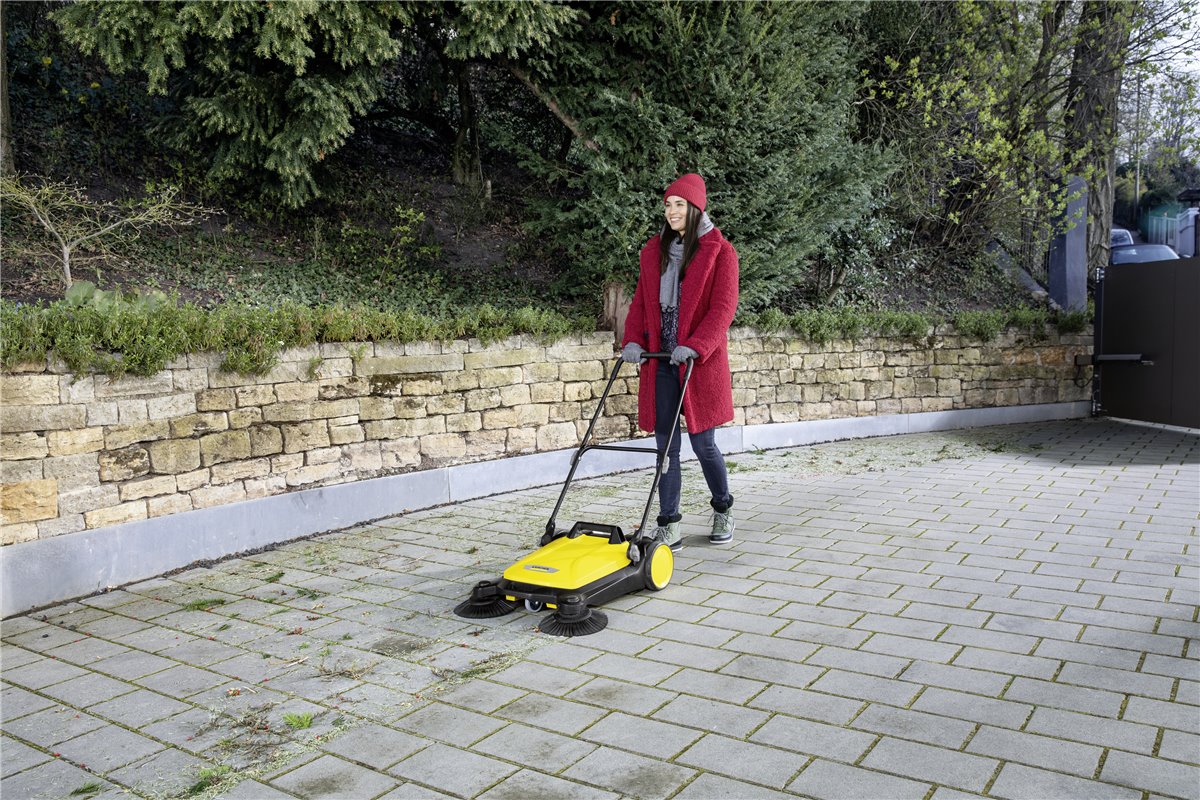 Tiernahrung Outlet Store 49 Tiernahrung Outlet Store -Heimwerkzeuge erkäufe 2024 1766360 Twin winter sweeping app 01 CI20 300 dpi jpg